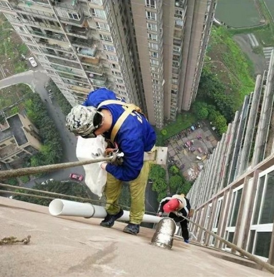 昆明市专业室内外各种水管老化更换维修专业承接小区水管安装改造太阳能维修